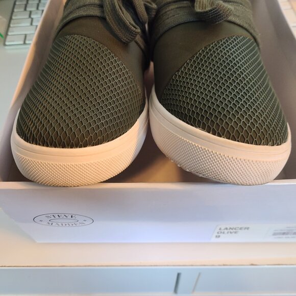 STEVE MADDEN Lancer Womens 9 Olive Green Low-Top Sneakers Casual Slip On Shoe - Picture 15 of 15
